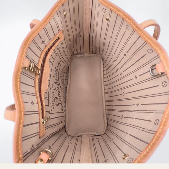 Louis Vuitton Neverfull PM - Picture 11 of 15